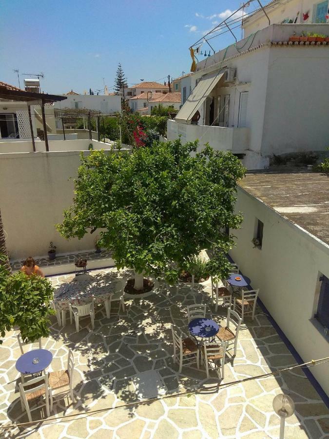 Old Harbor Apartments Spetses Town Exterior photo